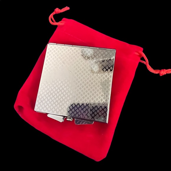 RED ROSE 🌹 MIRROR COMPACT EMBELLISHED WITH GORGEOUS CRYSTALS- - Picture 8 of 9